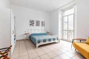 Como Borghi Modern Apartment with Balcony